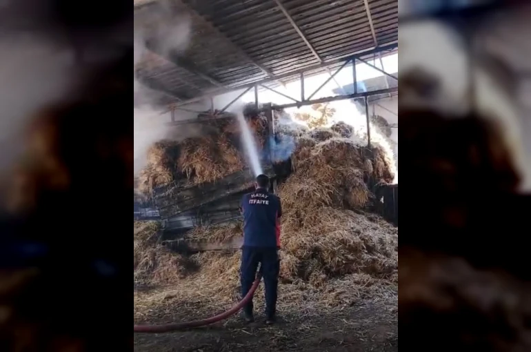 Reyhanlı’da samanlık yangını