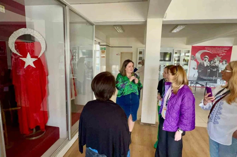 Romanyalı öğretmenler Osmaniye’de atölyelerdeki çalışmaları inceledi