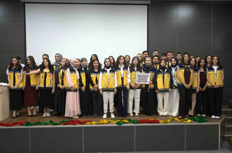 RTEÜ Sağlık Hizmetleri Meslek Yüksek Okulu’nda mezuniyet coşkusu