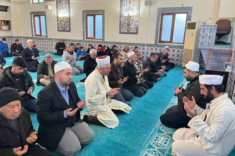 Sabah namazında buluştular
