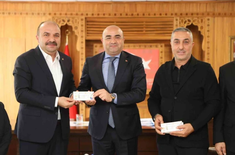 Safranbolu TSO’dan öğrencilere kırtasiye desteği