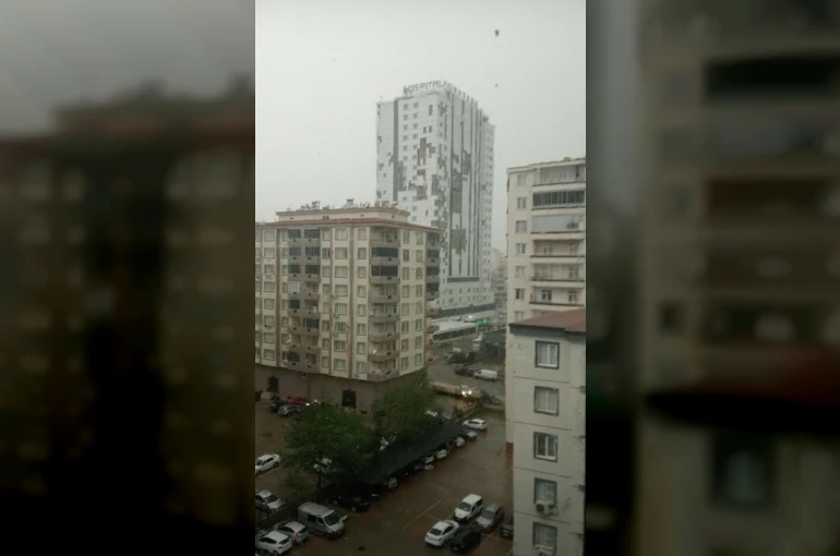 Sağanak ve fırtına Bossan Hastanesine büyük zarar verdi