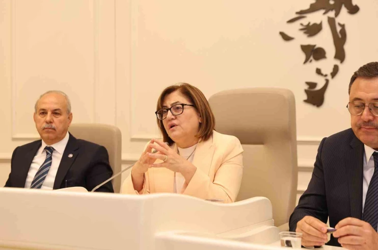 Şahin, Şehitkamil muhtarlarıyla bir araya geldi