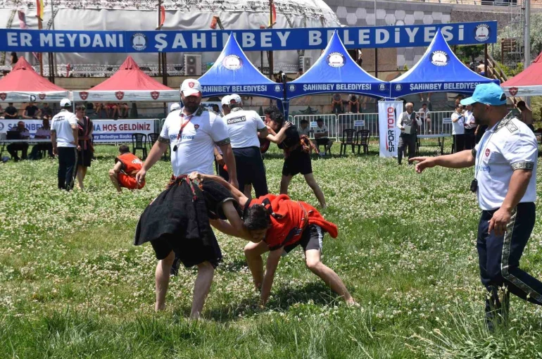 Şahinbey, Okul Sporları Aba Güreşi Türkiye Şampiyonası’na ev sahipliği yaptı