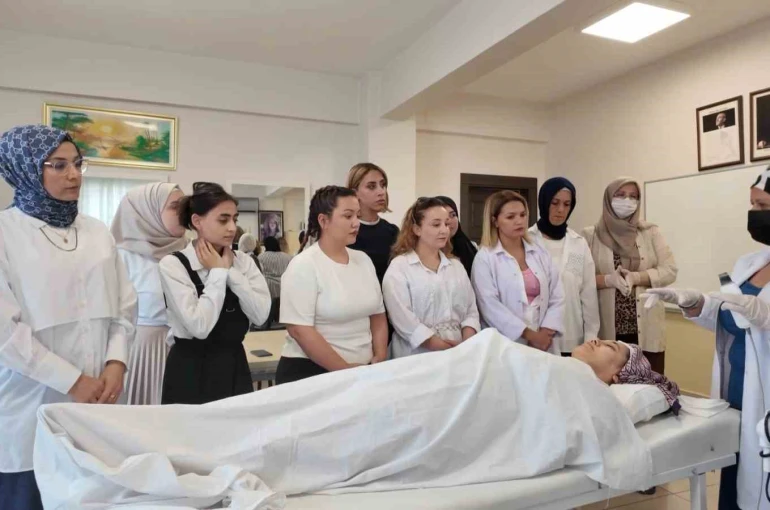 Şahinbey’de güzellik kurslarına yoğun ilgi