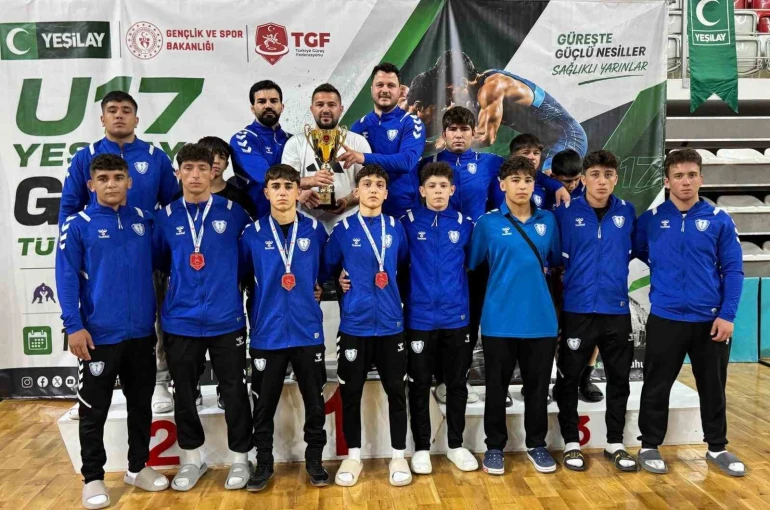 Şahinbeyli güreşçilerden Türkiye Kupası’nda büyük başarı