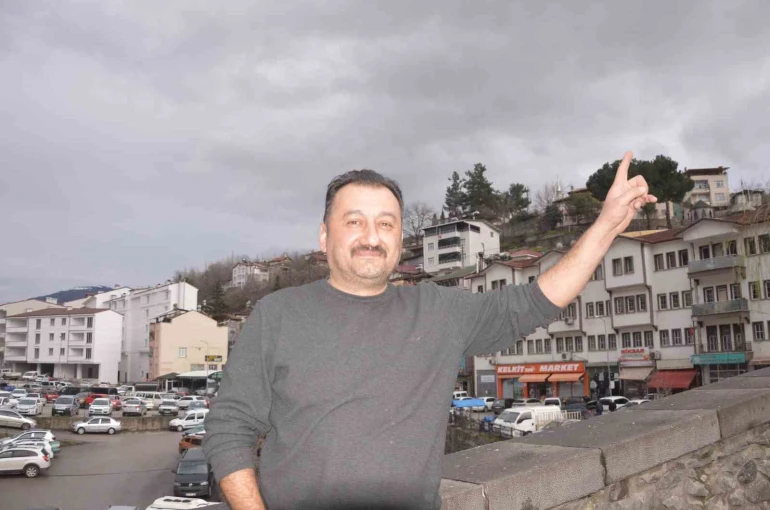 Şahin’in havadaki güvercin avı