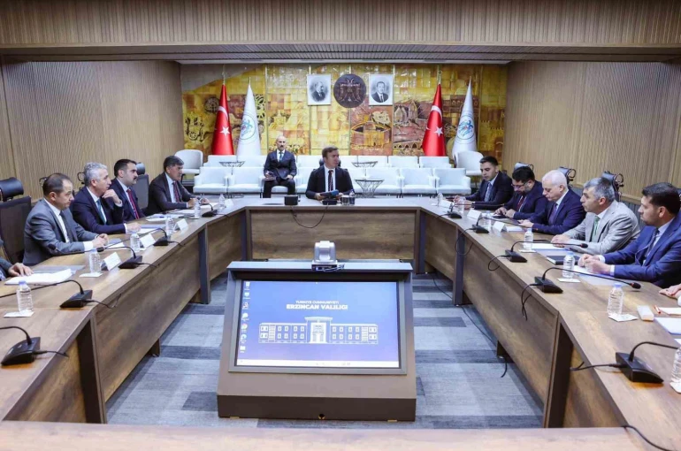 Sahipsiz hayvanlara yönelik çalışmalar kurul toplantısında ele alındı