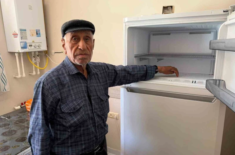 Sahte polisler yaşlı adamın önce elini öptüler sonra buzluktaki 351 bin TL’lik altınları götürdüler