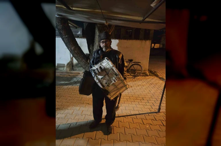 Sahura mehter marşı ile kalkıyorlar 