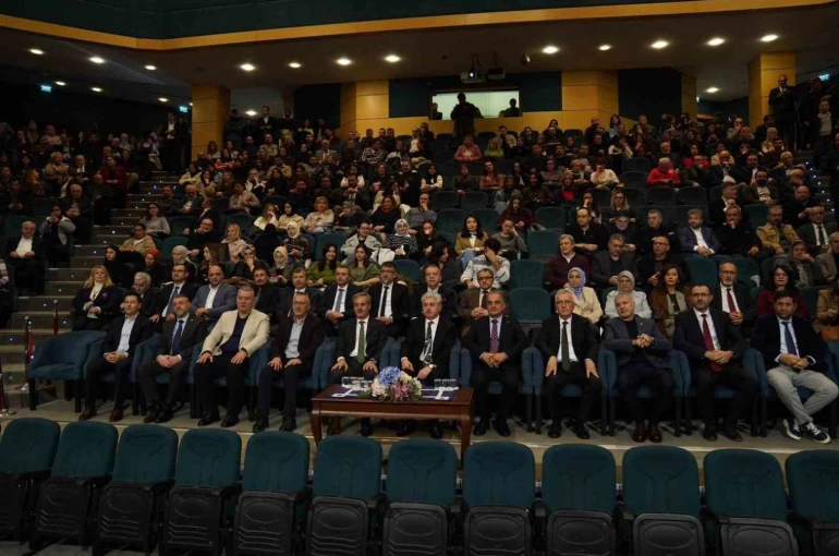 Sakarya Üniversitesi "Araştırma Üniversitesi" statüsünü törenle kutladı