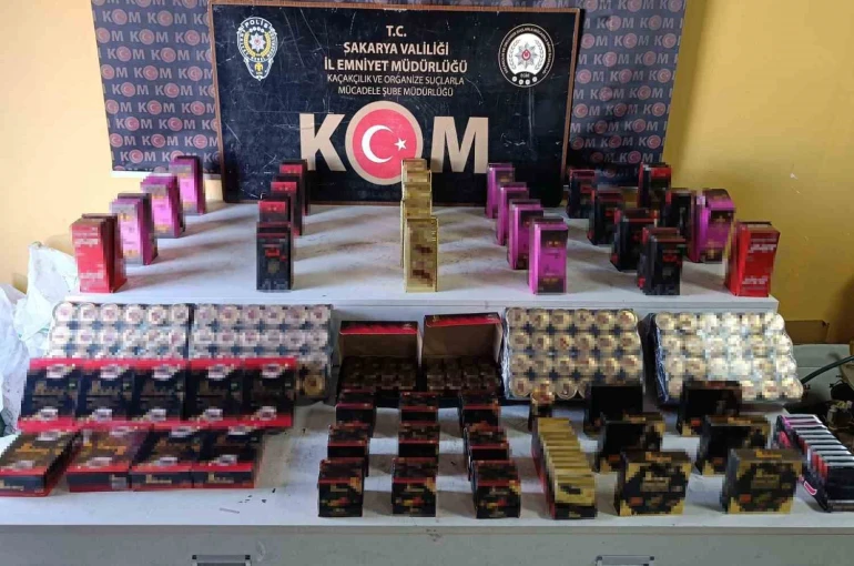Sakarya’da kaçak cinsel içerikli ürün operasyonu: 859 ürün ele geçirildi