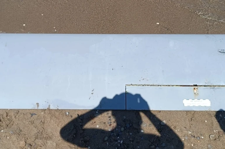 Sakarya’da sahile dron parçası vurdu