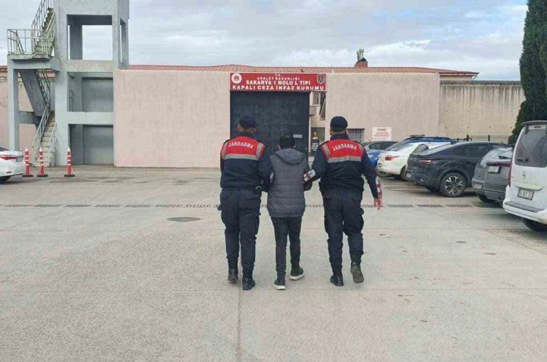 Sakarya’da yılın ilk haftasında çeşitli suçlardan aranan toplam 301 şahıs yakalandı