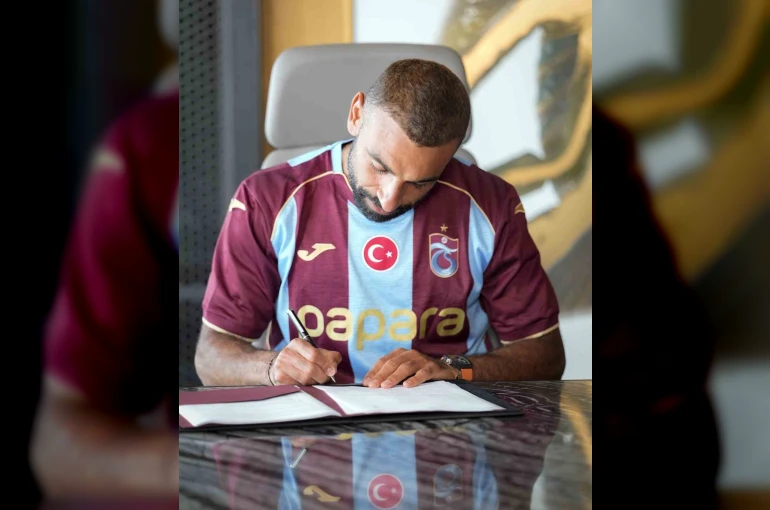 Salah Trabzonspor’a imzayı attı, ayağının tozuyla Trabzonspor reklam filmi çekimine katıldı