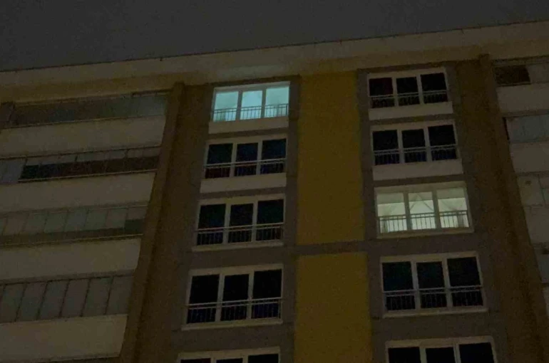 Samsun’da 9. kattan 2. kata düşen öğretmen hayatını kaybetti