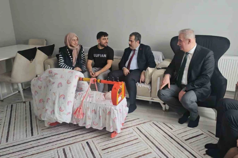 Samsun’da Aile ve Gençlik Fonu’ndan yararlanan aile bebek sevincini yaşadı
