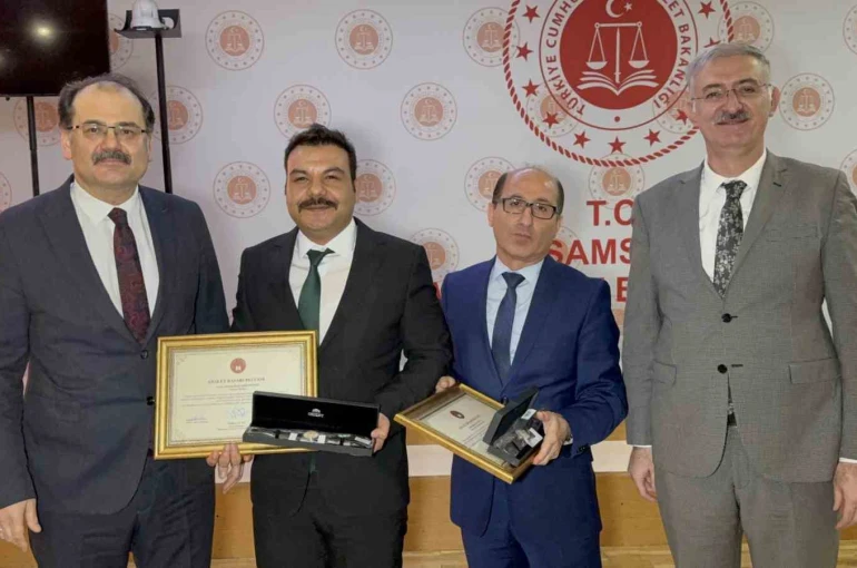 Samsun’da başarılı hâkimlere Adalet Başarı Belgesi