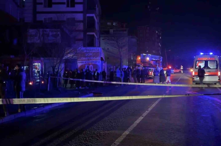 Samsun’da çatı katı alev alev yandı: 1 yaralı