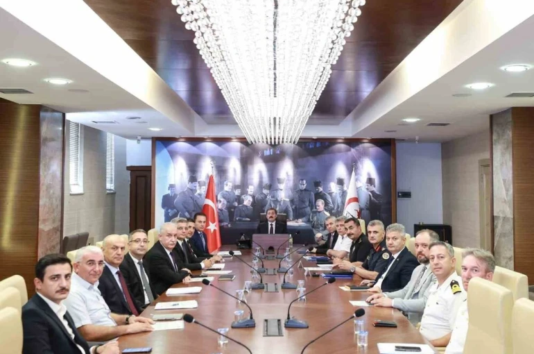 Samsun’da eğitim-öğretim yılı öncesi asayiş ve trafik tedbirleri toplantısı