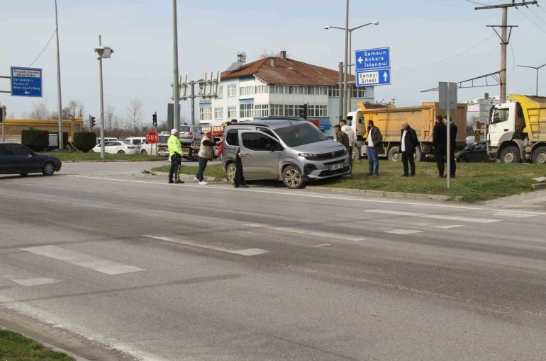 Samsun’da kırmızı ışık ihlali kazaya yol açtı: 3 yaralı