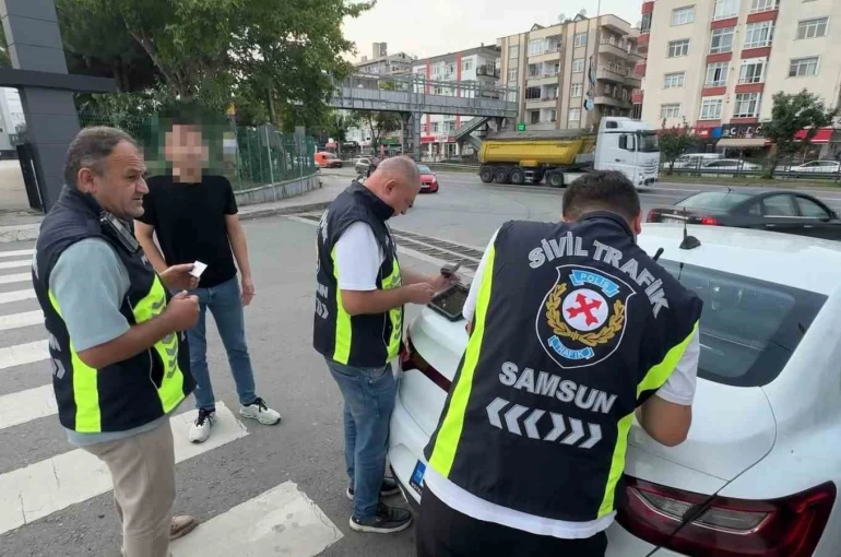 Samsun’da ’korsan taksi’ denetimi: 3 sürücüye 300 bin TL ceza