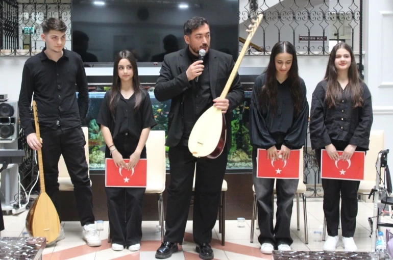 Samsun’da liseliler milli ve manevi değerleri ezgilerle yaşatıyor