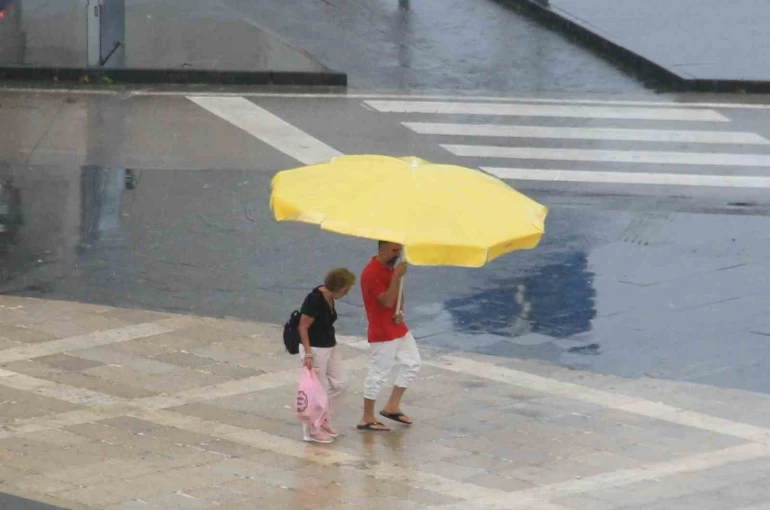 Samsun’da sağanak yağış manzaraları