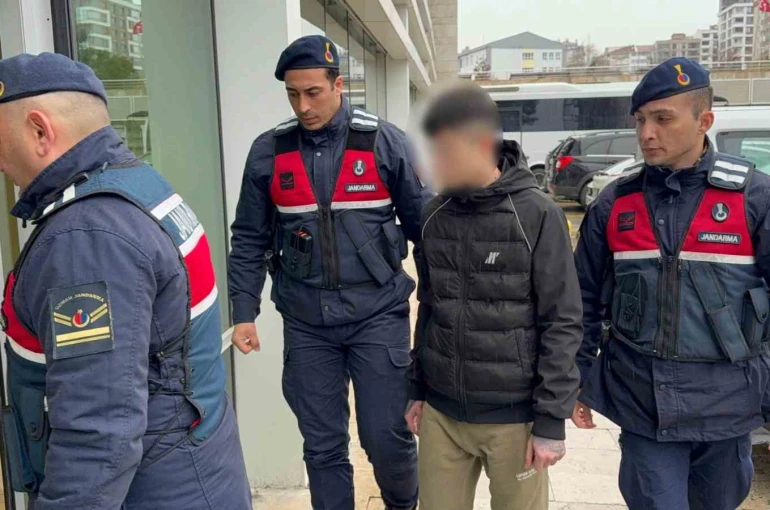 Samsun’da uyuşturucu hapla yakalanan 17 yaşındaki çocuk tutuklandı