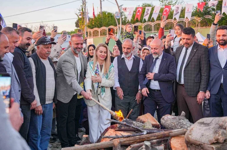 Sancaktepe’de baharın coşkusu Hıdırellez Şöleni ile yaşandı 