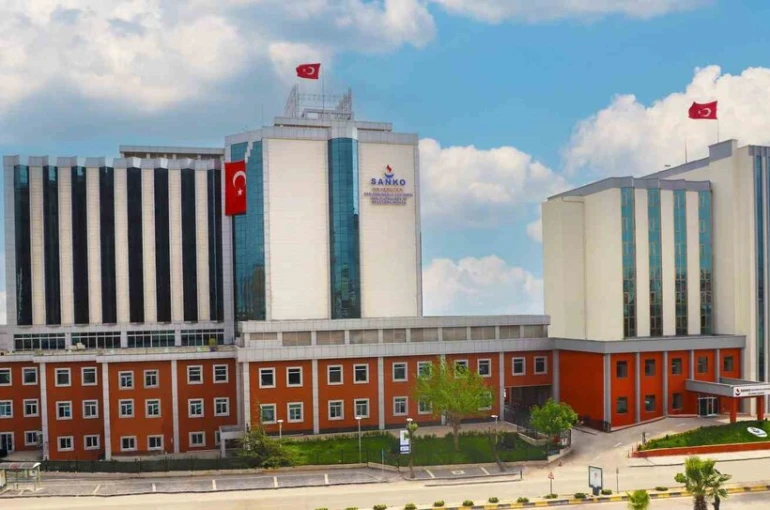 SANKO Üniversitesi Hastanesi’nde robotik cerrahi ile diz protez ameliyatları başarıyla gerçekleştiriliyor