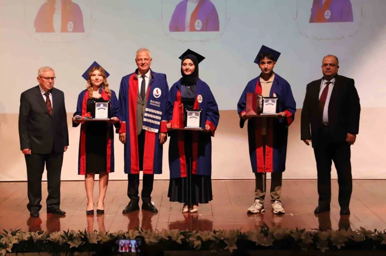 SANKO Üniversitesi’nde mezuniyet heyecanı