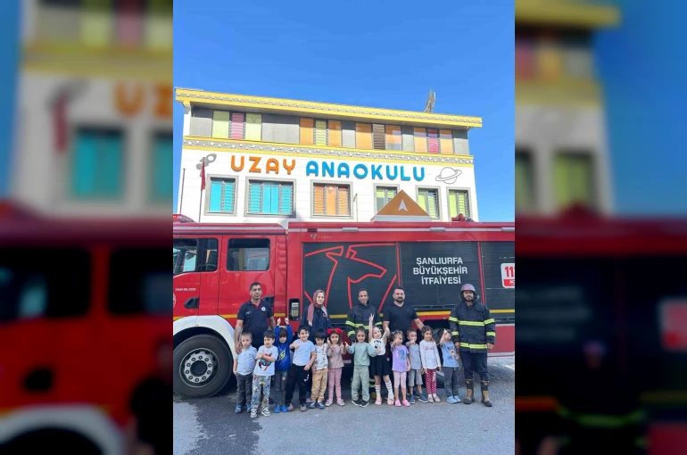 Şanlıurfa’da ihbara giden itfaiye ekiplerine miniklerden pasta sürprizi