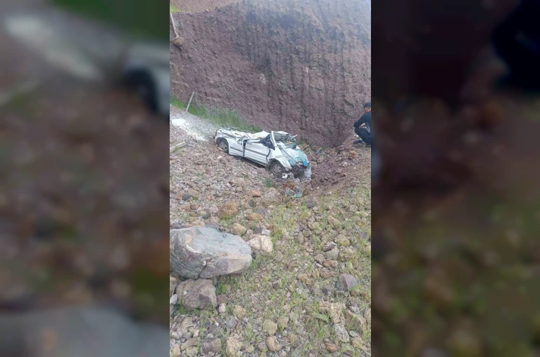 Şanlıurfa’da kamyonet uçuruma yuvarlandı: 1 ölü