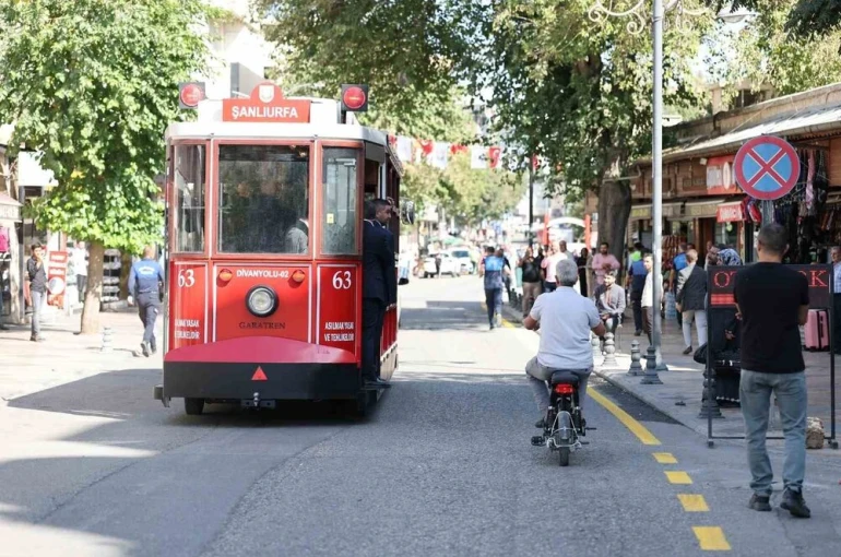 Şanlıurfa’da nostaljik tramvay hizmete girdi