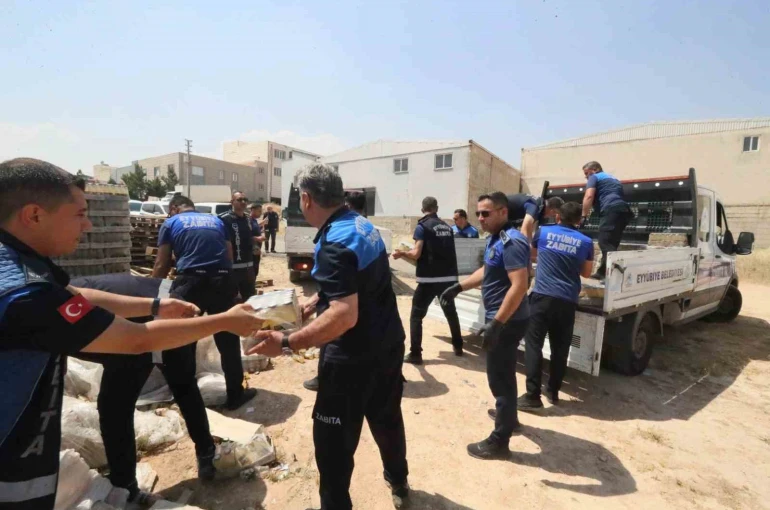 Şanlıurfa’da son kullanım tarihi geçmiş binlerce ürün imha edildi