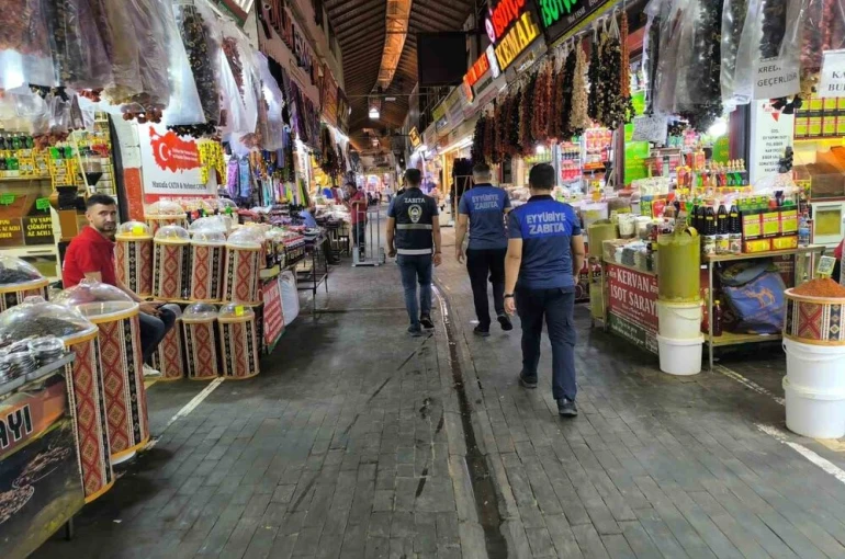 Şanlıurfa’da son tüketim tarihi geçmiş 500 litre süt ele geçirildi