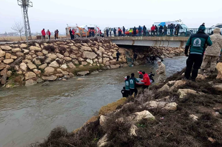Şanlıurfa’da sulama kanalında kaybolan sürücüyü arama çalışmaları sürüyor