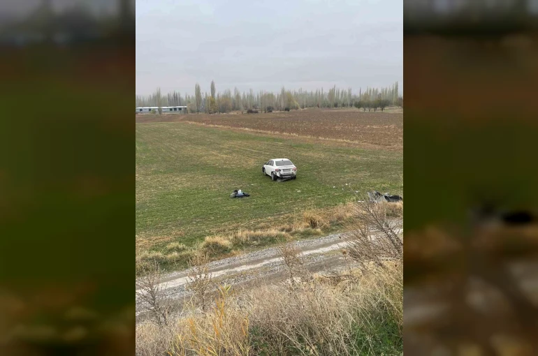Şarampole giren otomobil sürücüsü yaralandı