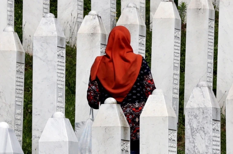 Saraybosna’daki "savaş turizmi" katılımcıları, en güzel kadınları vurmak için birbiriyle yarışmış
