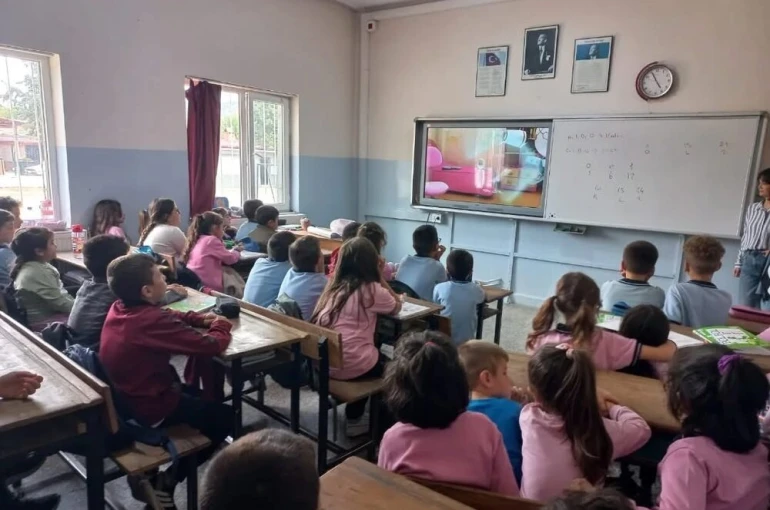 Sarıgöl’de ilkokul öğrencilerine ağız ve diş sağlığı eğitimi