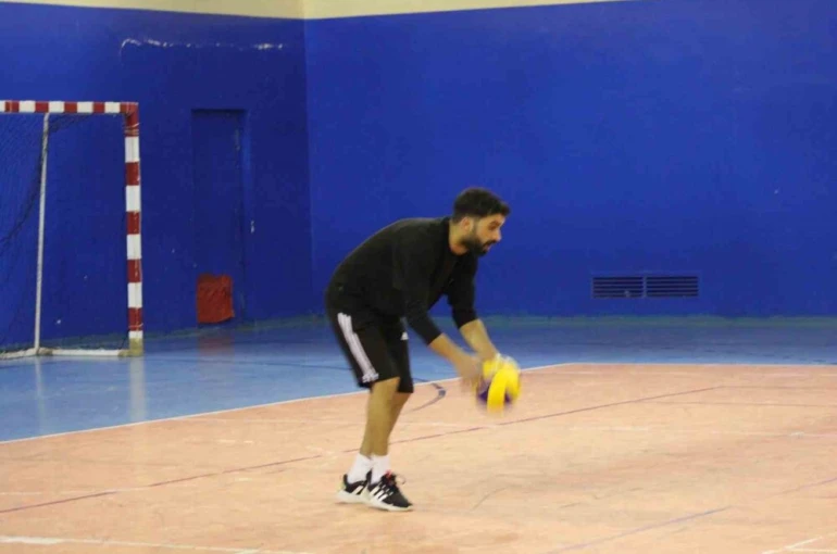 Sarıkamış’ta voleybol turnuvası heyecanı