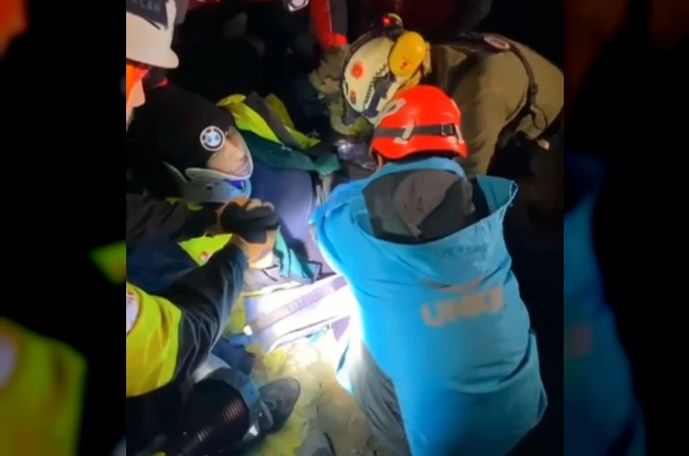 Sarıyer’de kaybolduktan 7 saat sonra bulunan kadının kurtarılma anları ortaya çıktı