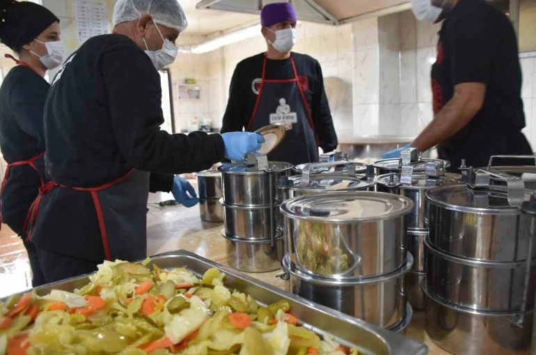 Sason’da 523 aileye her gün sıcak yemek desteği