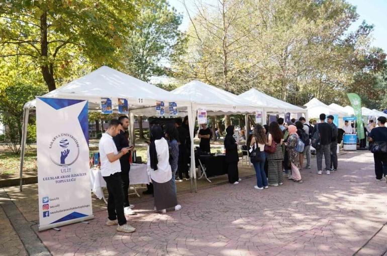 SAÜ öğrencilerine bakanlık desteği