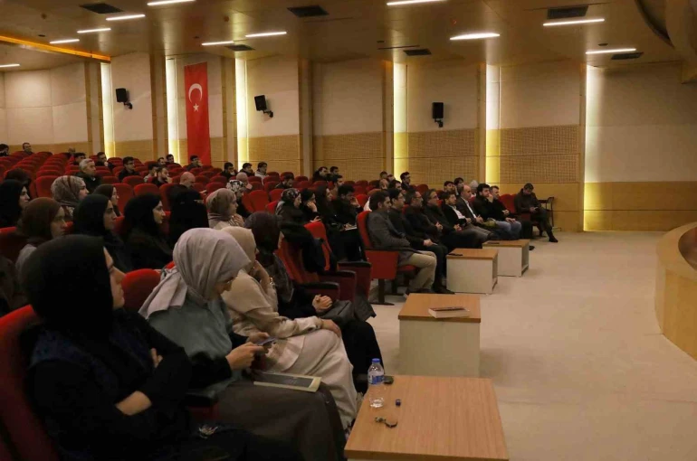 SAÜ’de İslam hukuku ve siyaset felsefesi konuşuldu