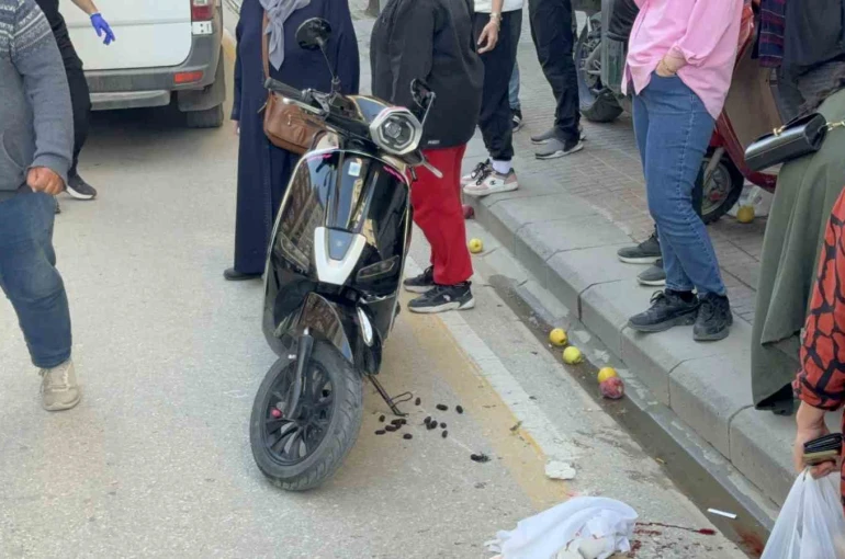 Scooterin çarptığı yaya yaralandı