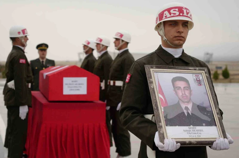 Şehit Akarsel’in naaşı memleketine uğurlandı