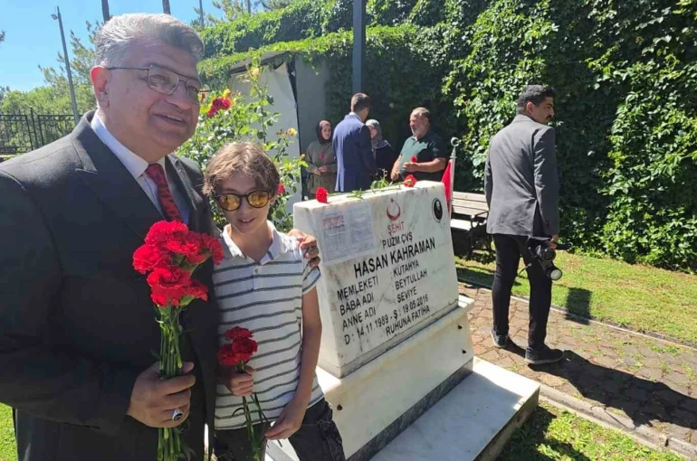 Şehit babasına her karne dönemi sözünü tutuyor