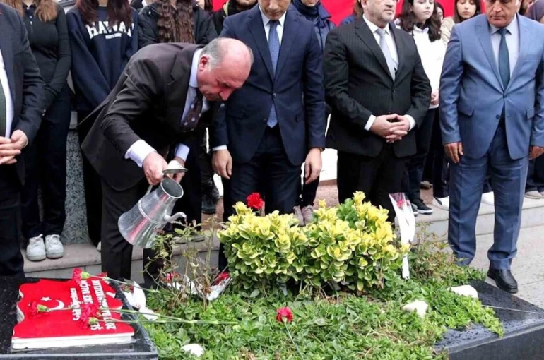 Şehit Öğretmen Aybüke Yalçın kabri başında dualarla anıldı